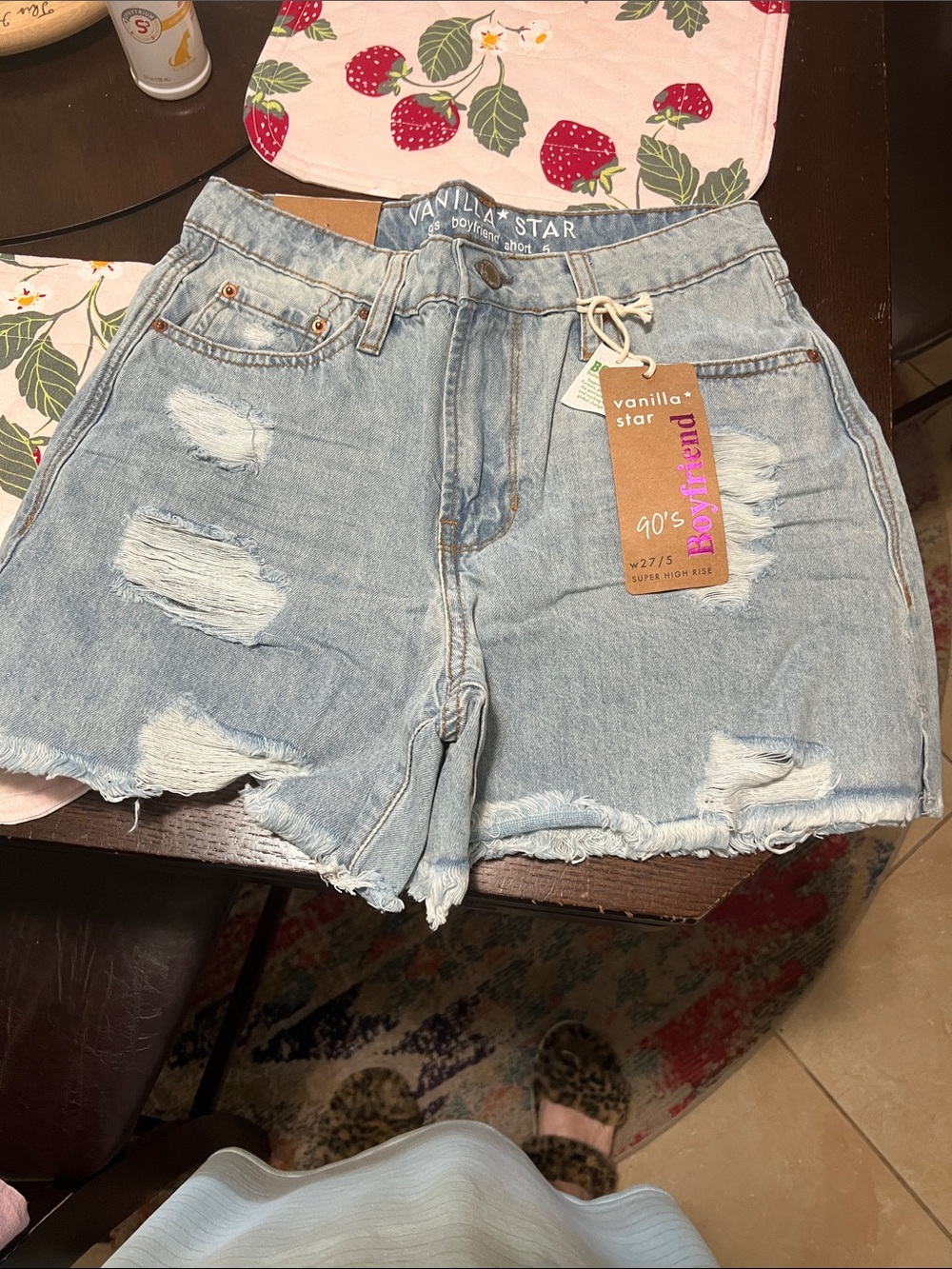 Vanilla Star Light Wash Distressed Boyfriend Denim Shorts - Light Blue Size 5